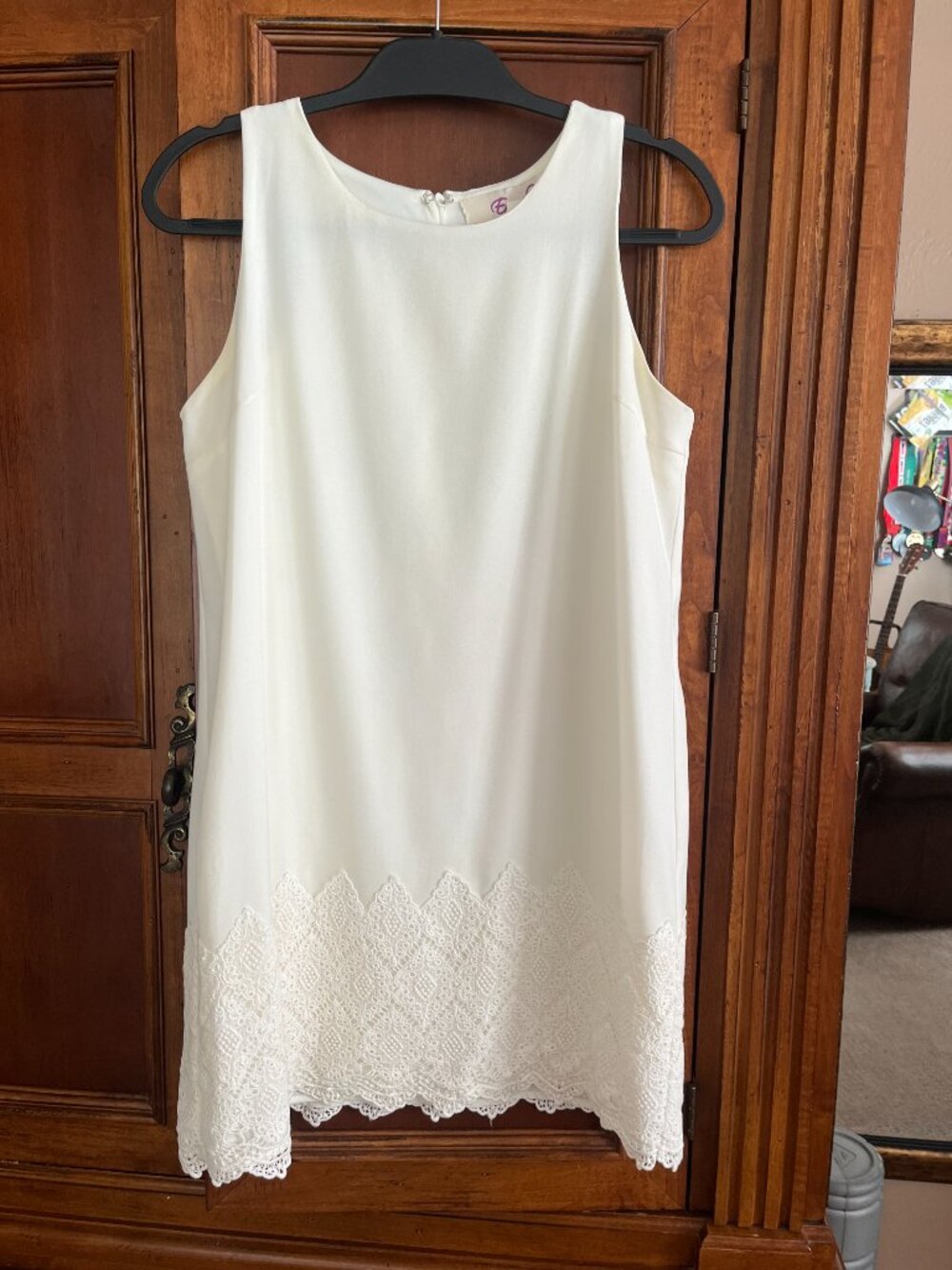Emmelee Lace Hem Sleeveless Shift Dress White Cream M